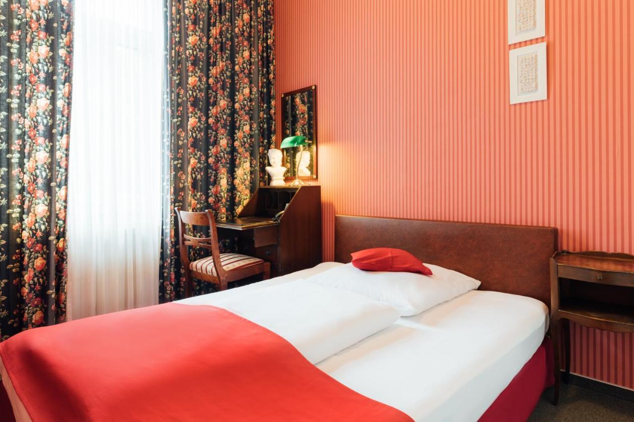 Das Kleine Hotel In Ruhiger Stadtlage Wiesbaden Bagian luar foto