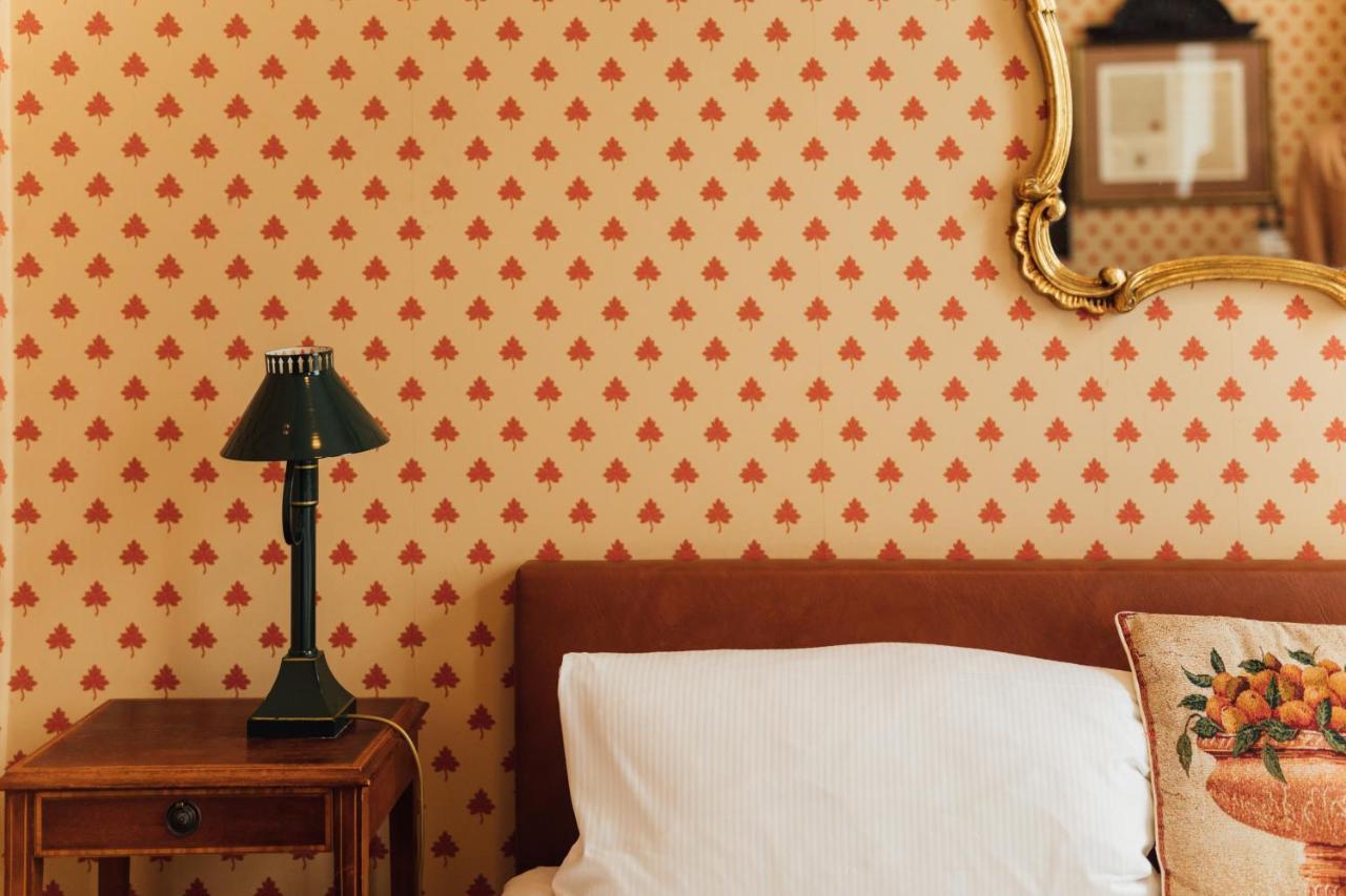Das Kleine Hotel In Ruhiger Stadtlage Wiesbaden Bagian luar foto
